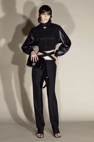 Look 15